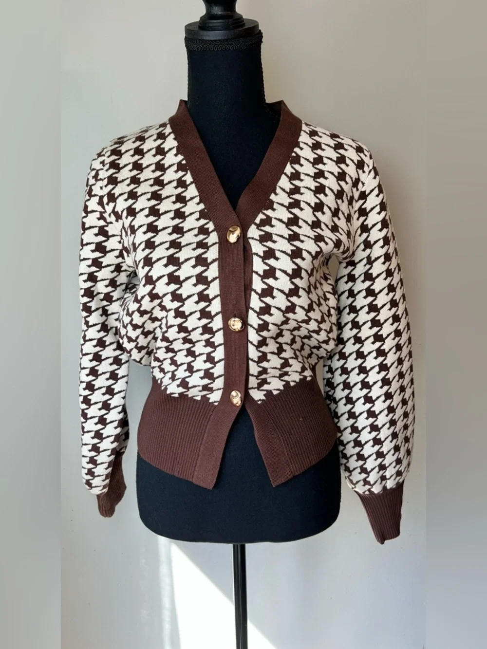 Commense Brown & Cream Houndstooth puff sleeve cropped knit Cardigan - Picture 5 of 9